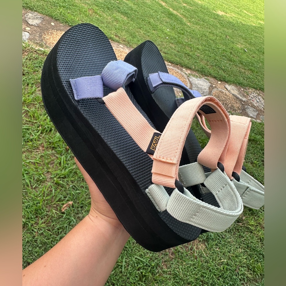 Teva Women's Black and Pastel Platform universal Sandals 9w